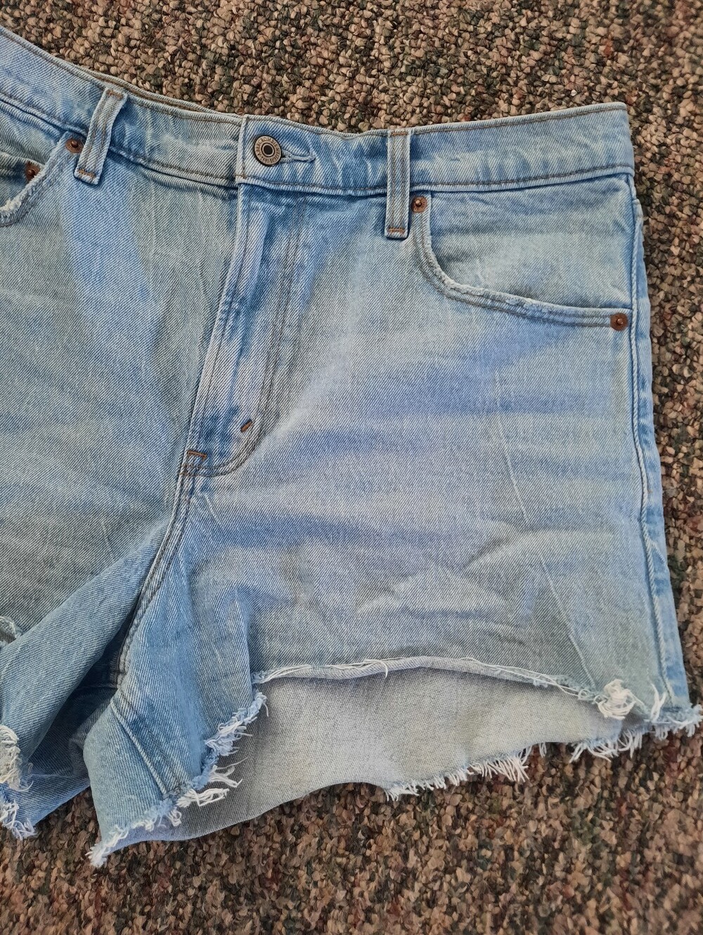 Abercrombie & Fitch The 90s Relaxed Cutoff Short High Rise Denim Size 32/14 - Picture 6 of 13